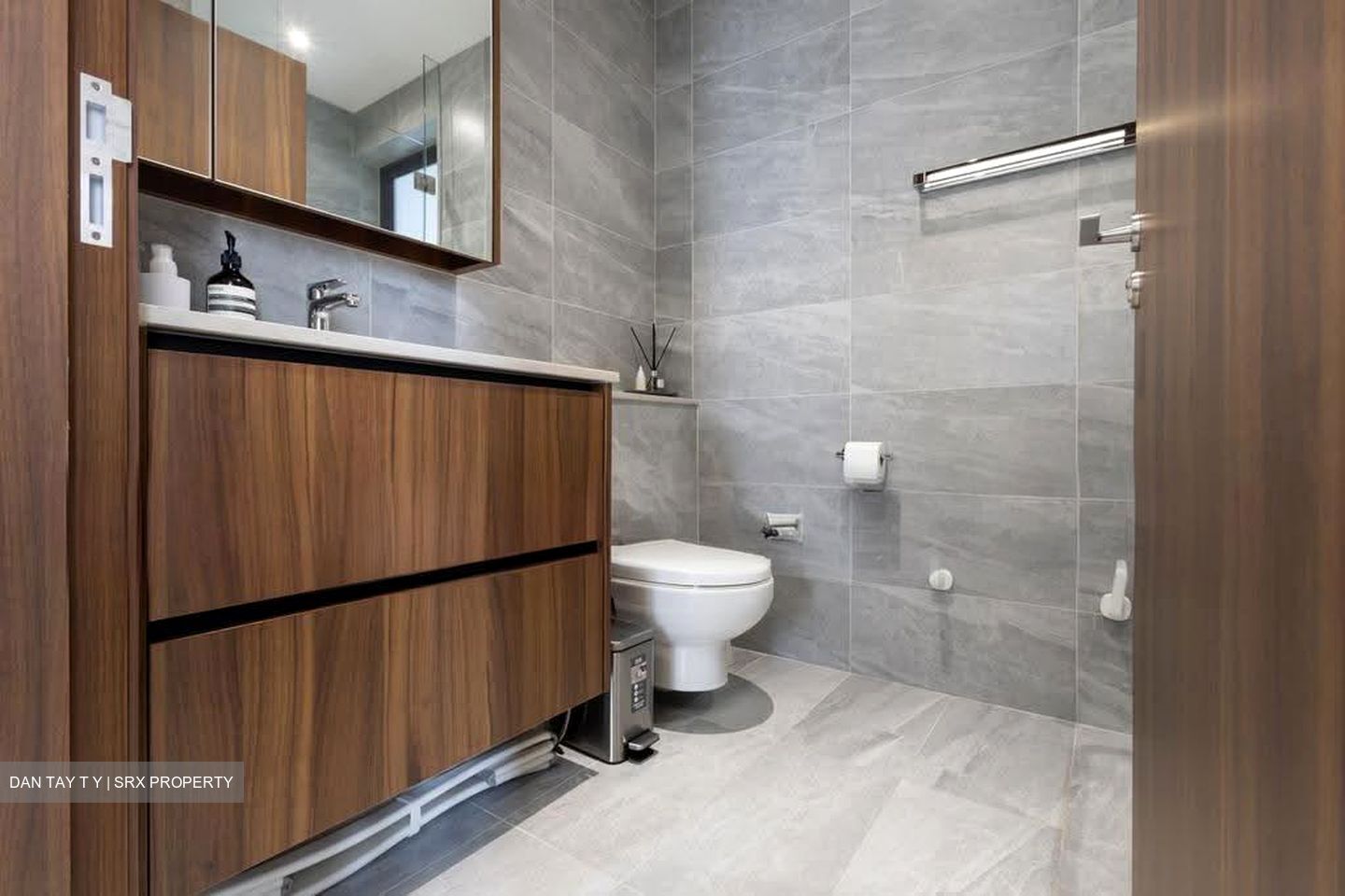 Phoenix Residences (D23), Apartment #637724501